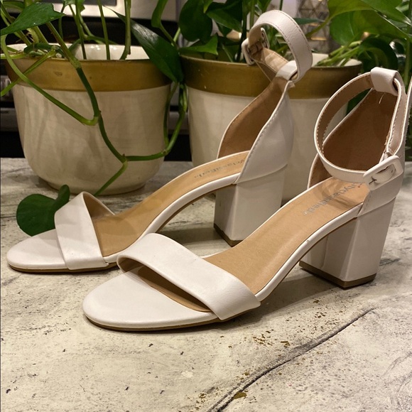 Cityclassified Shoes - CityClassified Elegant White Block Heel Sandals size 9